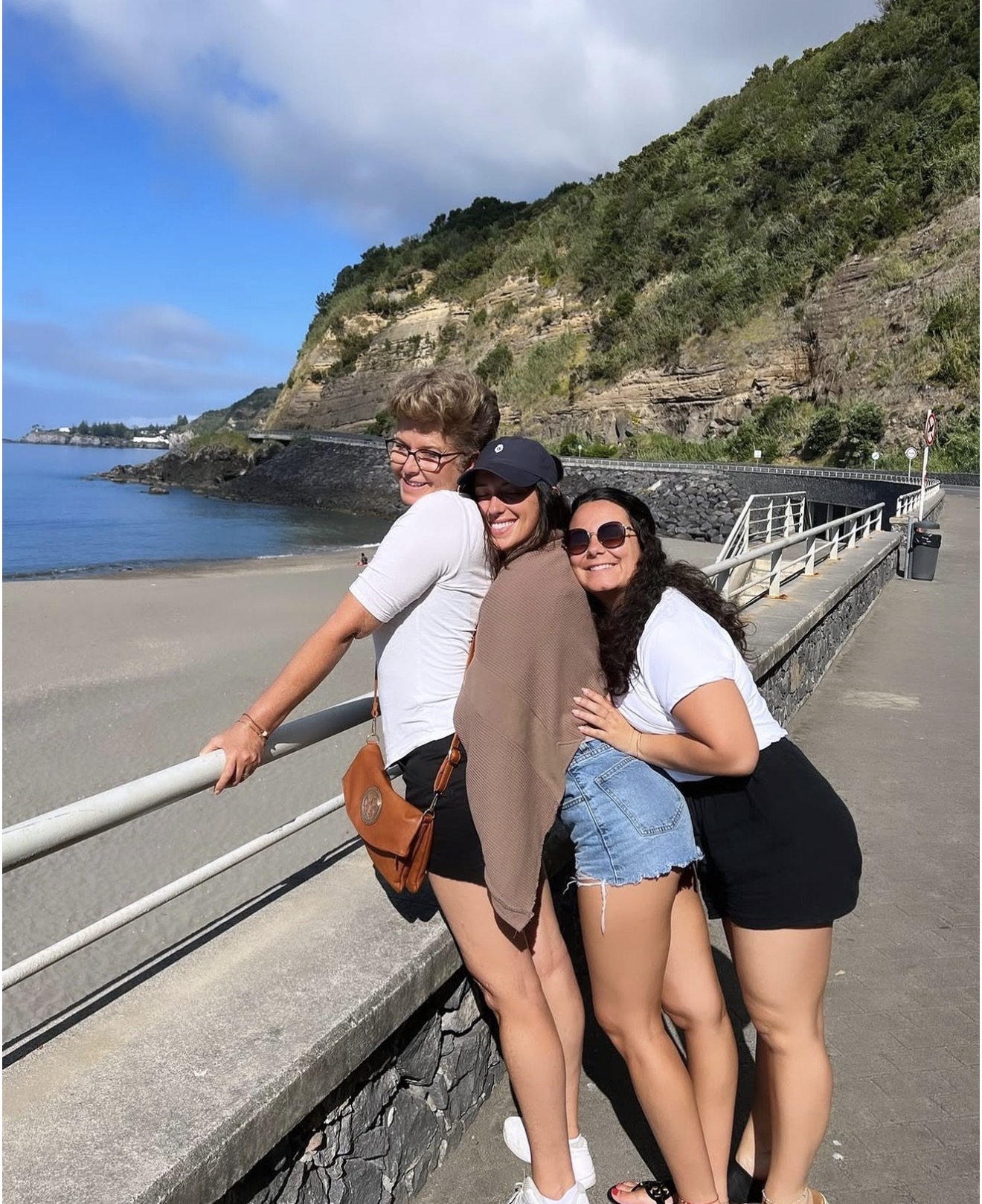 The multigenerational family on the coast
